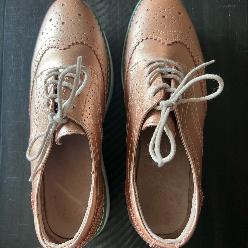 Stylish Brogue Lace-Up Shoes